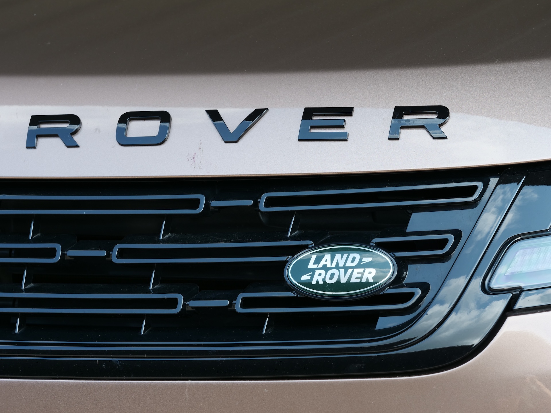 Image of a landrover